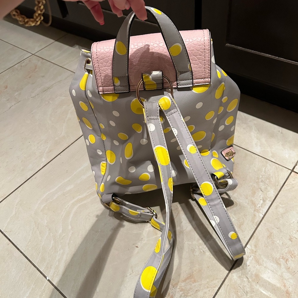 Leather backpack - Picture 2 of 3